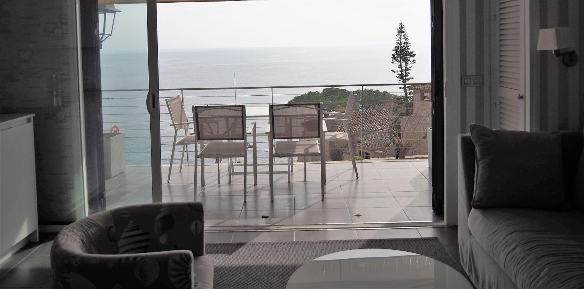 Apartamento Frente Al Mar En La Mejor Ubicacion De Calella กาเลญา เด ปาลาฟรูเจล ภายนอก รูปภาพ