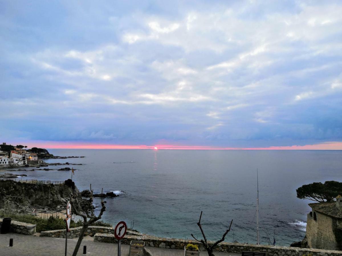 Apartamento Frente Al Mar En La Mejor Ubicacion De Calella กาเลญา เด ปาลาฟรูเจล ภายนอก รูปภาพ