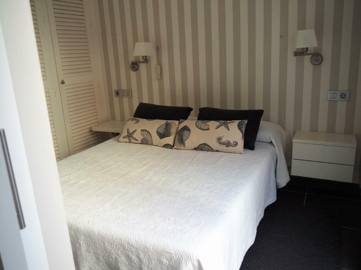 Apartamento Frente Al Mar En La Mejor Ubicacion De Calella กาเลญา เด ปาลาฟรูเจล ภายนอก รูปภาพ
