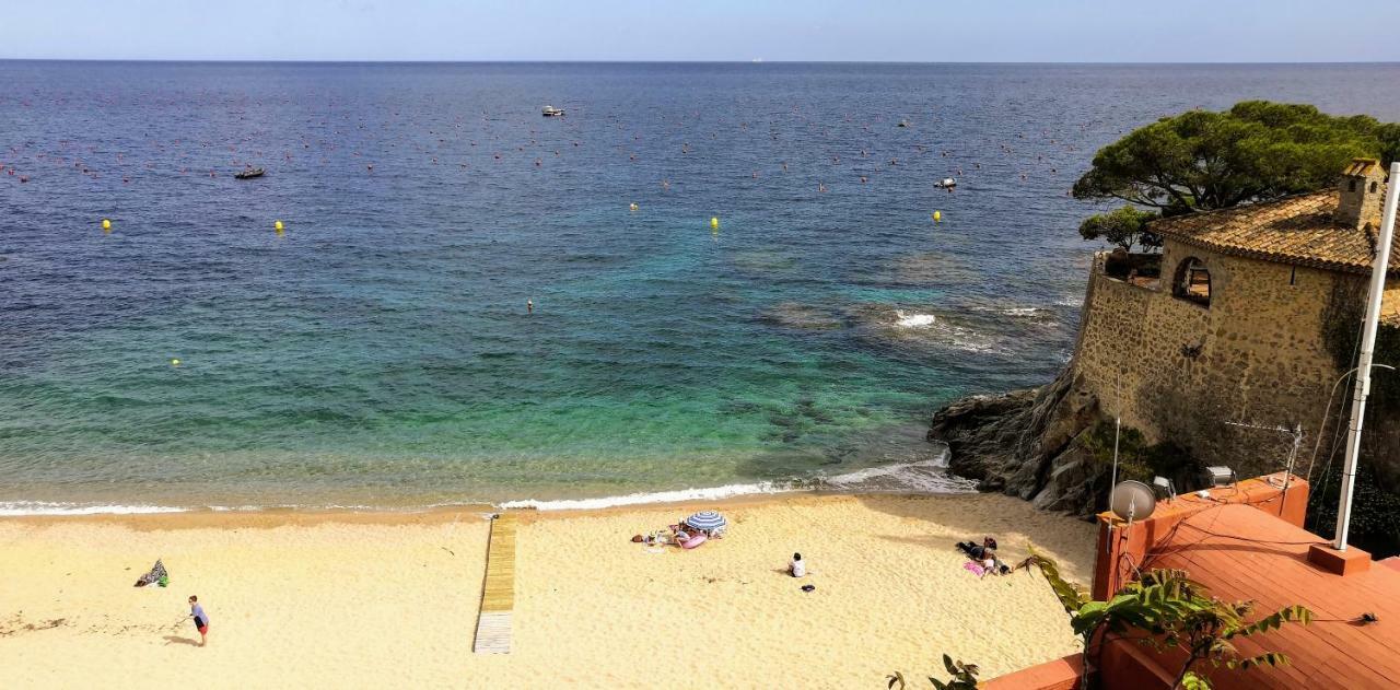 Apartamento Frente Al Mar En La Mejor Ubicacion De Calella กาเลญา เด ปาลาฟรูเจล ภายนอก รูปภาพ